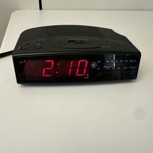 General Electric GE Model 7-4815A Digital Alarm Clock AM/FM Radio Tested Working